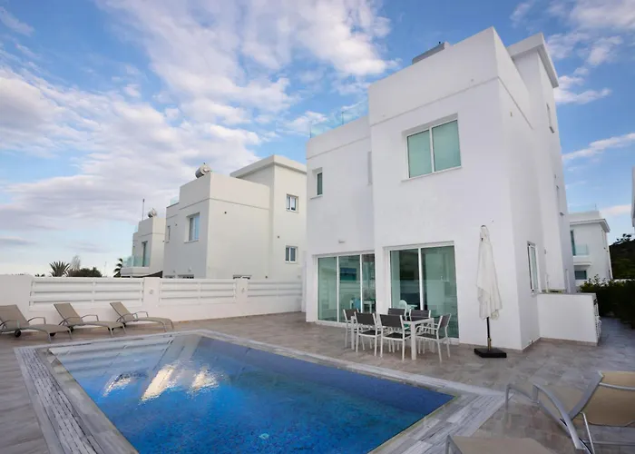 Villa Ioli Green Bay By Trulycyprus